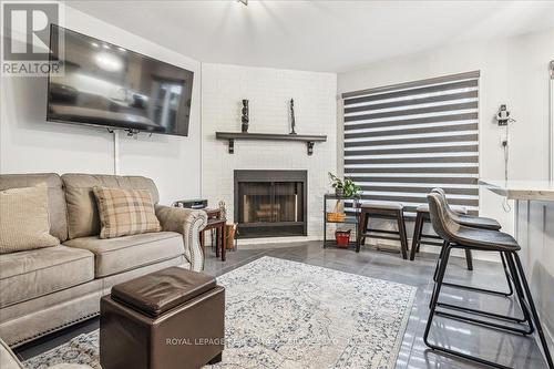 6525 Warbler Lane, Mississauga, ON - Indoor Photo Showing Living Room With Fireplace