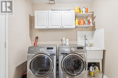 6525 Warbler Lane, Mississauga, ON - Indoor Photo Showing Laundry Room