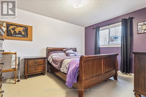 6525 Warbler Lane, Mississauga, ON - Indoor Photo Showing Bedroom