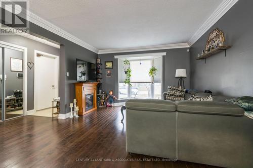 19 Bogart Cres, Belleville, ON - Indoor Photo Showing Living Room