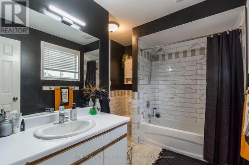 19 Bogart Crescent, Belleville, ON - Indoor Photo Showing Bathroom