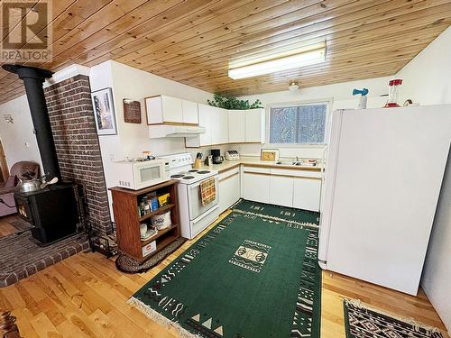 4288 Princeton Summerland Road, Princeton, BC - Indoor Photo Showing Living Room