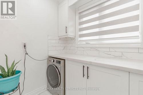 7277 Redfox Rd, Mississauga, ON - Indoor Photo Showing Laundry Room