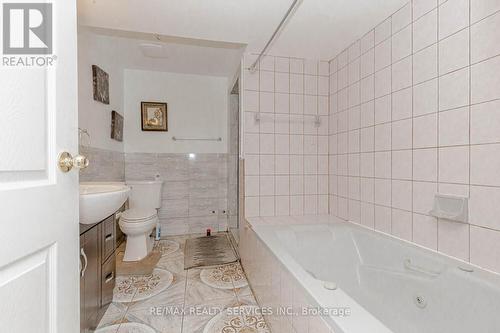 7277 Redfox Rd, Mississauga, ON - Indoor Photo Showing Bathroom