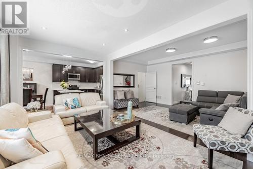 71 Humberstone Crescent, Brampton, ON - Indoor Photo Showing Living Room