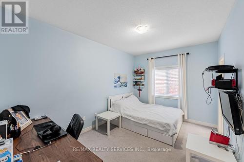 71 Humberstone Crescent, Brampton, ON - Indoor Photo Showing Bedroom