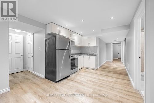 71 Humberstone Crescent, Brampton, ON - Indoor Photo Showing Kitchen