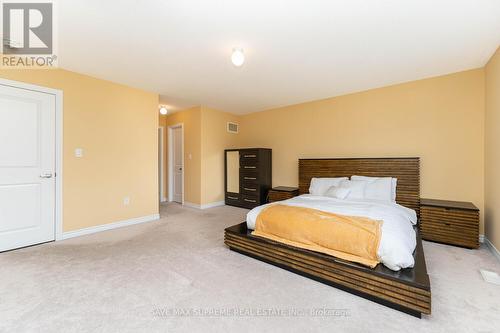 950 Cole St, Innisfil, ON - Indoor Photo Showing Bedroom