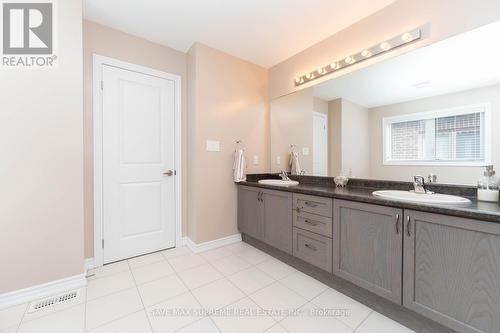 950 Cole St, Innisfil, ON - Indoor Photo Showing Bathroom
