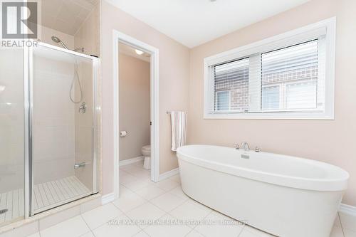 950 Cole St, Innisfil, ON - Indoor Photo Showing Bathroom