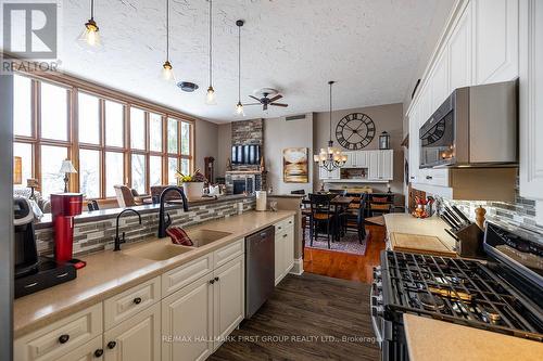 17050 Old Simcoe Rd, Scugog, ON - Indoor Photo Showing Kitchen