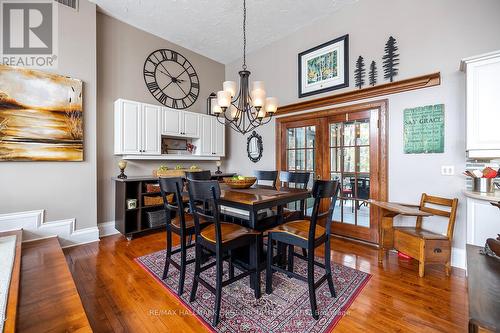 17050 Old Simcoe Rd, Scugog, ON - Indoor Photo Showing Dining Room
