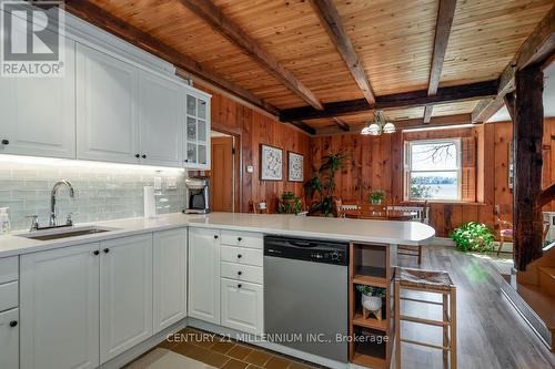 13014 Heritage Road, Caledon, ON - Indoor Photo Showing Kitchen