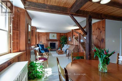 13014 Heritage Rd, Caledon, ON - Indoor Photo Showing Living Room