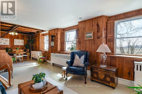 13014 Heritage Road, Caledon, ON - Indoor Photo Showing Living Room