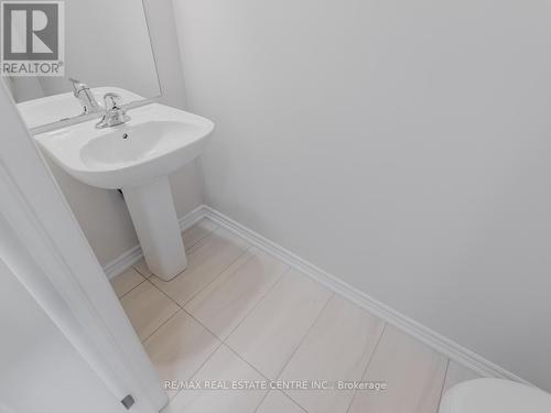134 Senay Circ, Clarington, ON - Indoor Photo Showing Bathroom