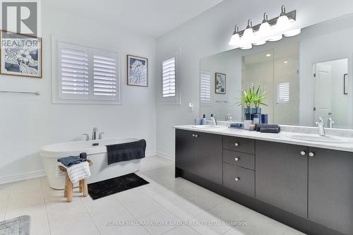 28 Goldeneye Dr, East Gwillimbury, ON - Indoor Photo Showing Bathroom