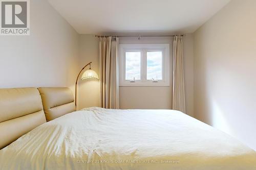 20 Sir Kay Dr, Markham, ON - Indoor Photo Showing Bedroom