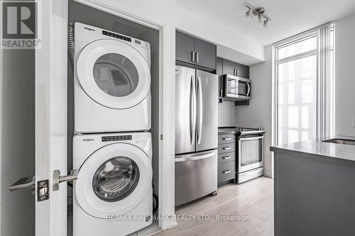 #3811 -50 Wellesley St E, Toronto, ON - Indoor Photo Showing Laundry Room