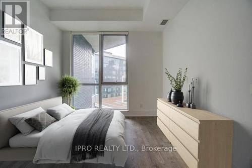 Ph33 - 1 Edgewater Drive, Toronto, ON - Indoor Photo Showing Bedroom