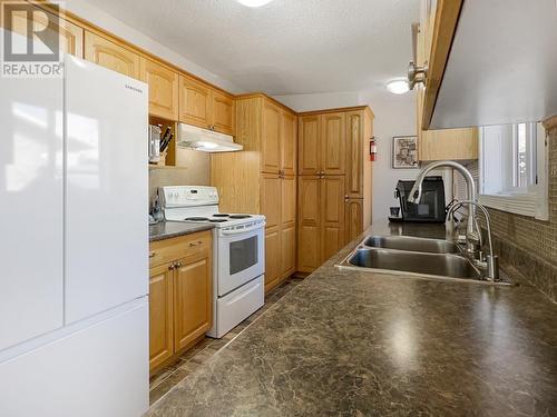 345 Patenaude Drive, Williams Lake, BC - Indoor Photo Showing Kitchen With Double Sink