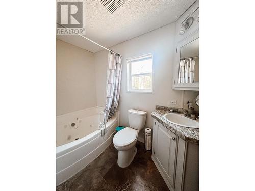 6420 Ewing Road, Hixon, BC - Indoor Photo Showing Bathroom