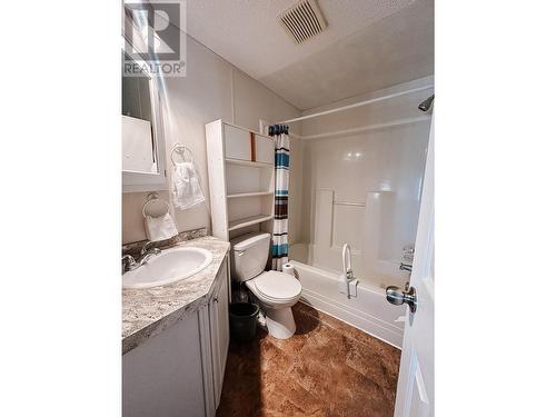 6420 Ewing Road, Hixon, BC - Indoor Photo Showing Bathroom