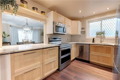 Kitchen w/ New Stainless Steel appliances - 17 Dundas Street, Dundas, ON - Indoor Photo Showing Kitchen With Upgraded Kitchen