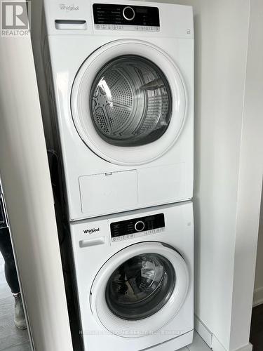 #2704 -99 Broadway Ave, Toronto, ON - Indoor Photo Showing Laundry Room