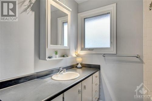 2111 Montreal Road Unit#60, Ottawa, ON - Indoor Photo Showing Bathroom