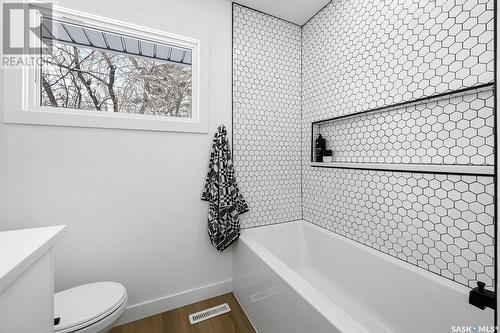 3510 Wascana Street, Regina, SK - Indoor Photo Showing Bathroom