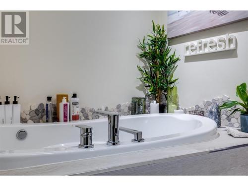 1634 Scott Crescent, West Kelowna, BC - Indoor Photo Showing Bathroom