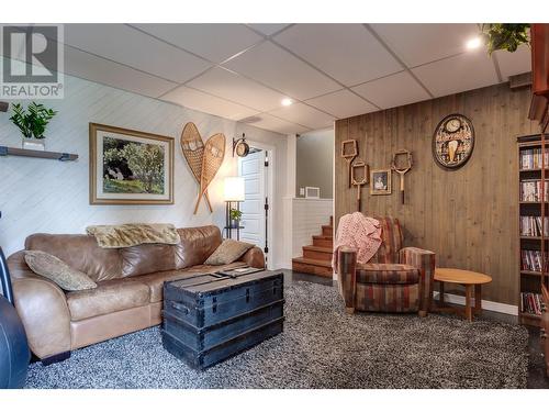 1634 Scott Crescent, West Kelowna, BC - Indoor Photo Showing Living Room