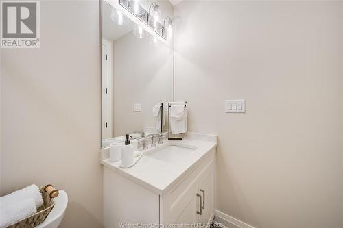 1855 Wyoming Avenue Unit# 214, Lasalle, ON - Indoor Photo Showing Bathroom