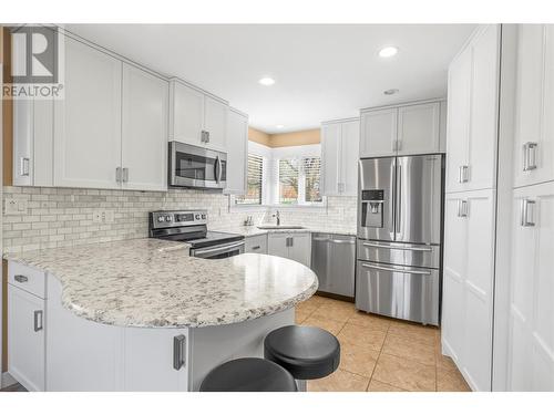 3107 13 Street, Vernon, BC - Indoor Photo Showing Kitchen With Upgraded Kitchen