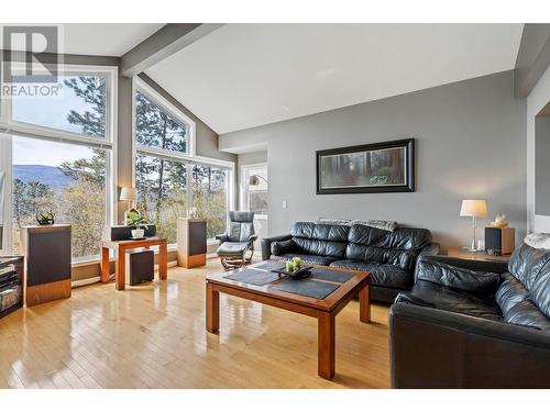16762 Commonage Road, Lake Country, BC - Indoor Photo Showing Living Room
