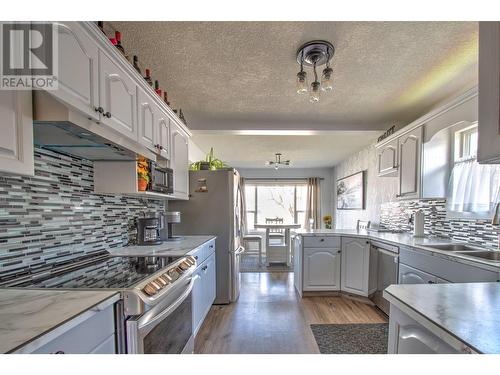 3585 Dunkley Drive, Armstrong, BC - Indoor Photo Showing Kitchen With Double Sink With Upgraded Kitchen