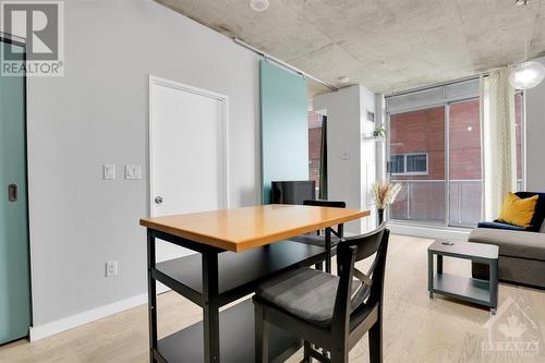 Neutral tones throughout space is calming. - 179 George Street Unit#509, Ottawa, ON - Indoor