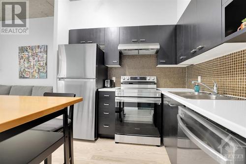 Nice BRAND NEW appliances!! - 179 George Street Unit#509, Ottawa, ON - Indoor Photo Showing Kitchen With Stainless Steel Kitchen