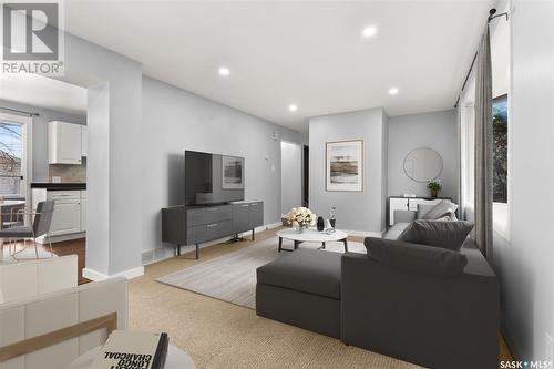855 Argyle Street, Regina, SK - Indoor Photo Showing Living Room