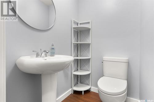 855 Argyle Street, Regina, SK - Indoor Photo Showing Bathroom