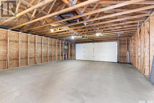 855 Argyle Street, Regina, SK - Indoor Photo Showing Garage