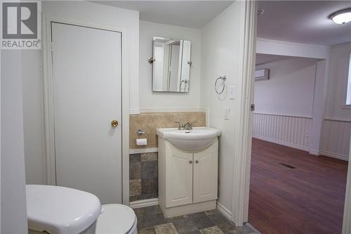 6 St James Street, Sackville, NB - Indoor Photo Showing Bathroom