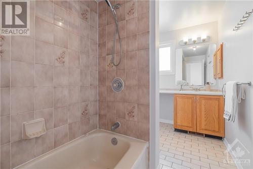 1816 Thornecrest Street, Ottawa, ON - Indoor Photo Showing Bathroom