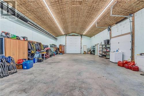 401 St-Agnes Street, Azilda, ON - Indoor Photo Showing Garage