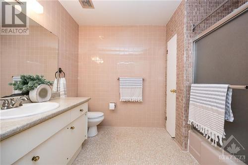 22 Cortleigh Drive, Ottawa, ON - Indoor Photo Showing Bathroom