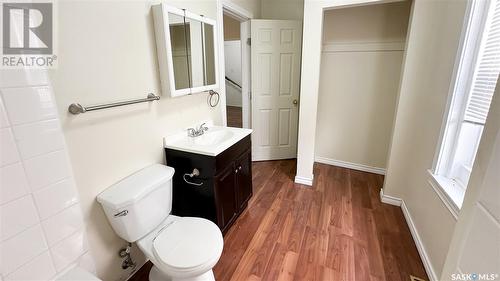 866 Robinson Street, Regina, SK - Indoor Photo Showing Bathroom