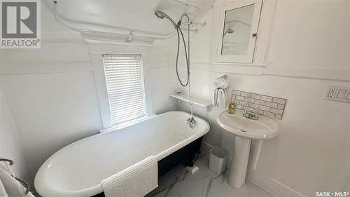 1566 Retallack Street, Regina, SK - Indoor Photo Showing Bathroom