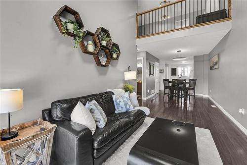 33 Powell Lane, Haldimand County, ON - Indoor Photo Showing Living Room