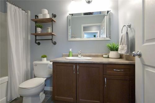 33 Powell Lane, Haldimand County, ON - Indoor Photo Showing Bathroom